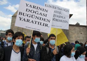 Sigaraya yürüyüşlü protesto